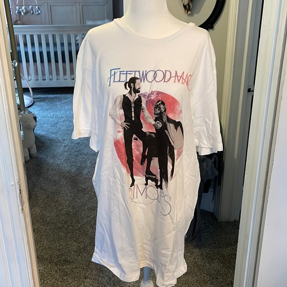 Never Worn Fleetwood Mac Tee | Poshmark